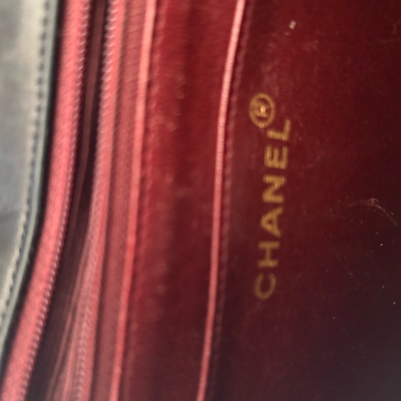 COPY - Vintage Chanel Envelope Turn-lock Bag - Picture 6 of 8